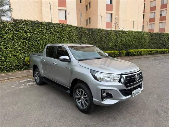 TOYOTA HILUX 2.8 SRV 4X4 CD 16V DIESEL 4P AUTOMÁTICO TOYOTA HILUX 2.8 SRV 4X4 CD 16V DIESEL 4P AUTOMÁTICO